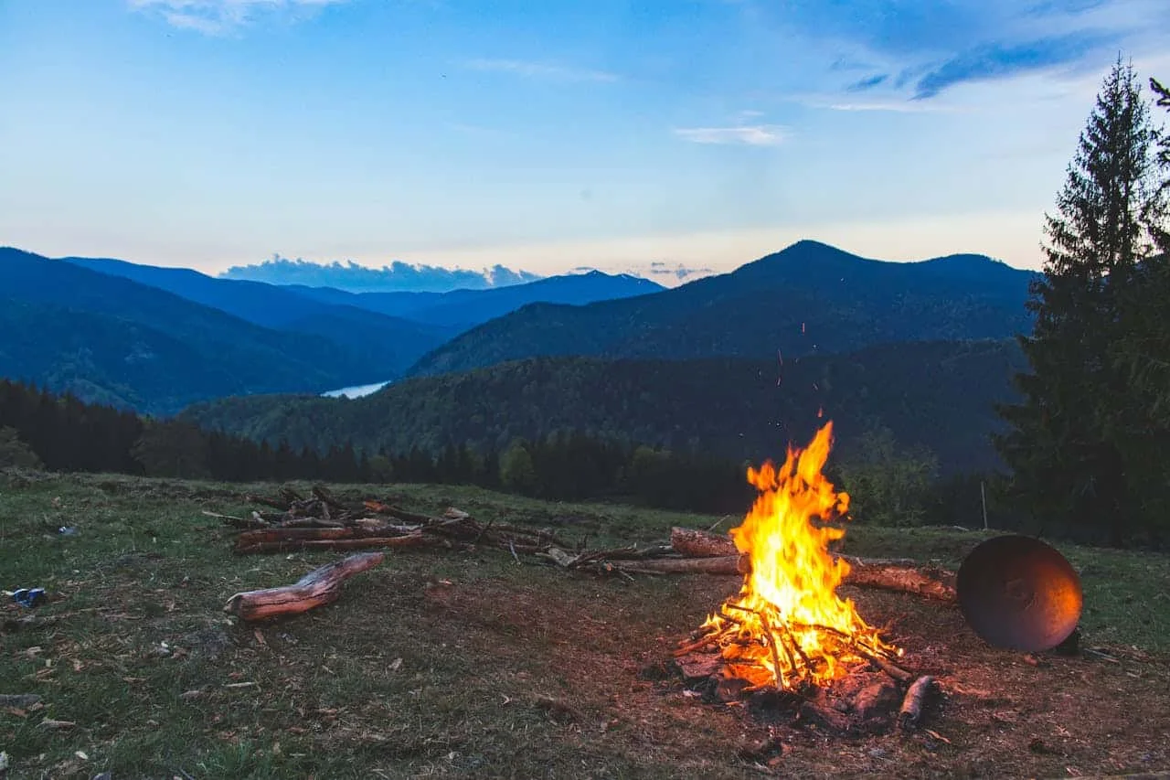Tools Every Camper Needs for a Unique Outdoor Experience